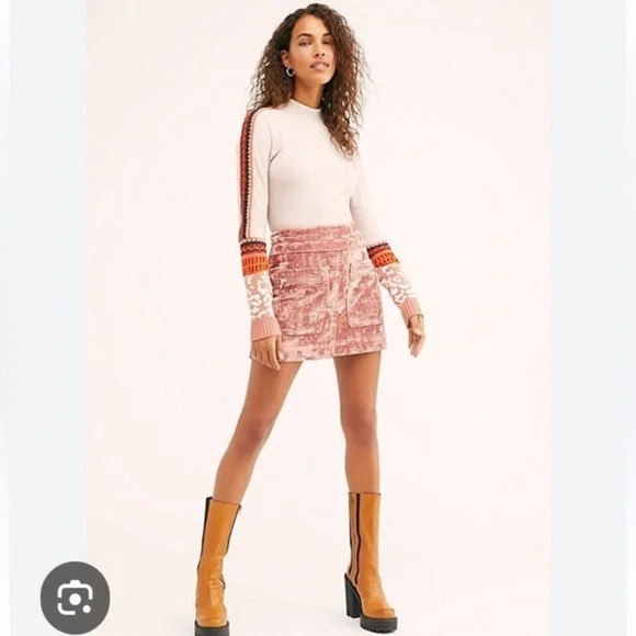 Free People Dust to Dust Blush Velvet Mini Skirt Size 6 - Picture 7 of 8